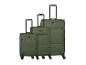 Ensemble de trois valises en tissu vert à roulettes avec poignées télescopiques.
