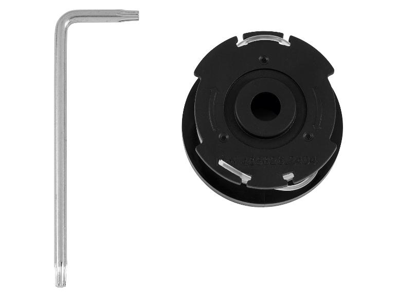 Clé Torx et bobine de coupe-bordures sur fond blanc