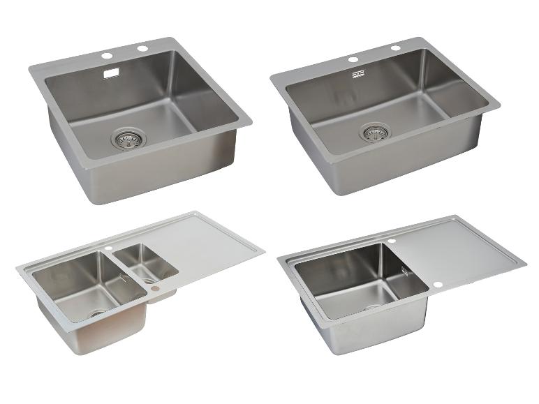 Quatre éviers de cuisine en acier inoxydable, y compris des modèles simples et doubles avec égouttoir.