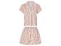 Pyjama rayé rose et blanc : haut à manches courtes et short.