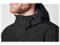 Veste noire à capuche avec cordon de serrage.