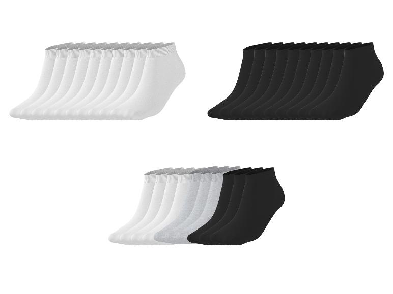 Chaussettes de cheville en blanc, noir et un mélange de blanc, gris et noir.