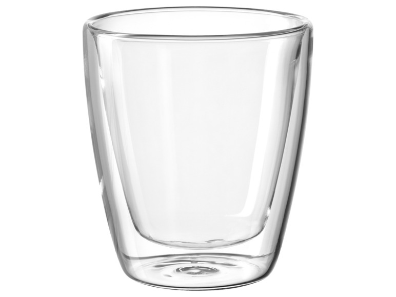 Une tasse en verre transparent à double paroi.