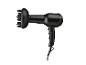 Un sèche-cheveux noir Silvercrest avec embout brosse.