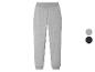 Pantalons de survêtement gris en plusieurs couleurs.