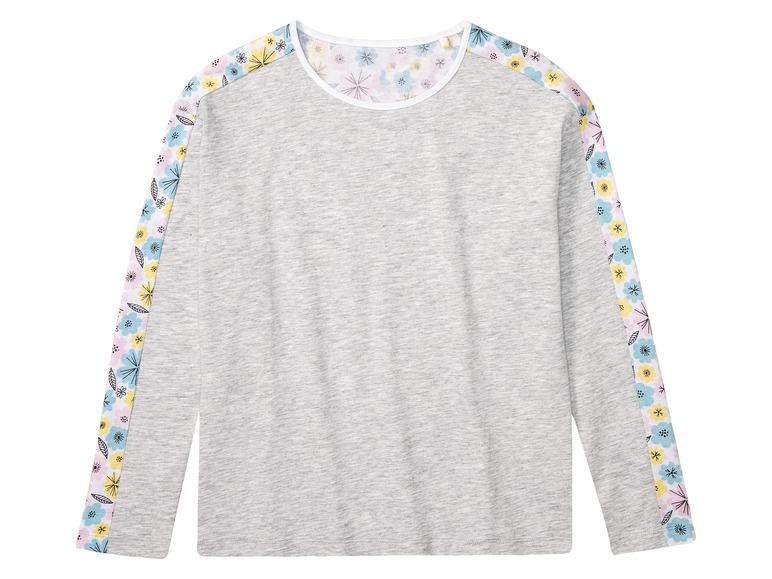 Un t-shirt gris à manches longues avec un imprimé floral sur les manches.