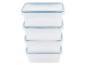 Quatre boîtes de rangement en plastique transparent avec des bordures bleues