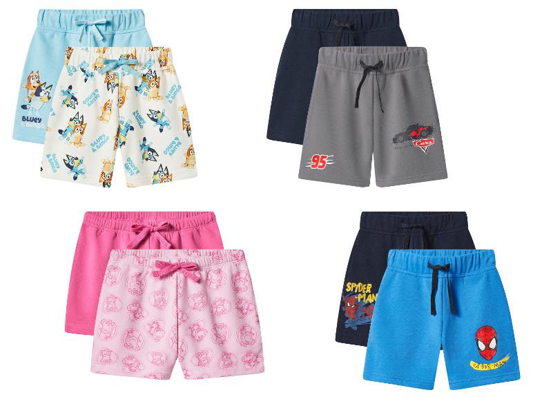Quatre ensembles de shorts pour enfants: thèmes Bluey & Bingo, Cars, Peppa Pig et Spider-Man.