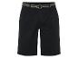 Shorts noirs avec ceinture à rayures.