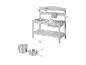 Cuisine de jeu en bois pour enfants avec plaque de cuisson, évier et accessoires de cuisine en métal.