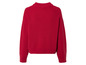 Un pull rouge en tricot à manches longues.