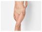 Sous-vêtements féminins: culotte beige sur un mannequin