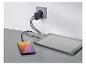 Une tablette et un smartphone en charge avec un chargeur mural Tronic.