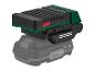 Adaptateur de batterie vert et noir avec bouton d'alimentation rouge, monté sur une batterie grise.
