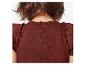 Robe brun-rouge pour enfant, détails froncés.