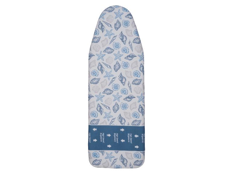 Housse de planche à repasser à motif coquillages et étoiles de mer, avec inscription 'High Speed Bügelzone'.