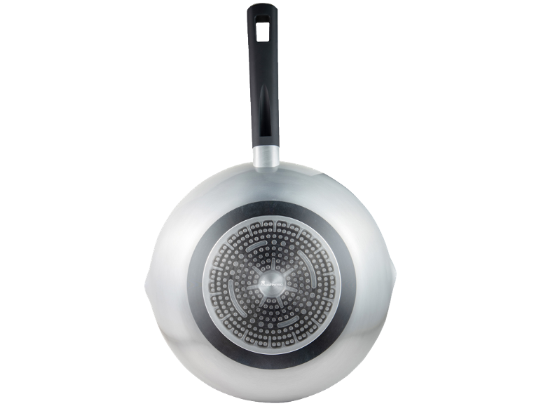Fond d'un wok avec une poignée noire et une base à induction.