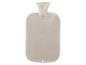 Une bouillotte beige en caoutchouc Sensiplast.