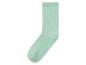 Une seule chaussette vert clair.