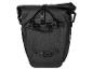 Sac arrière de vélo noir imperméable avec système de fixation.