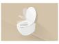 WC suspendu avec abattant à fermeture douce en mouvement sur fond beige.