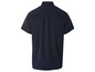 Une chemise à manches courtes rayée bleu foncé.