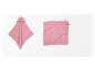 Serviettes de bain pour bébé roses avec capuche animal.