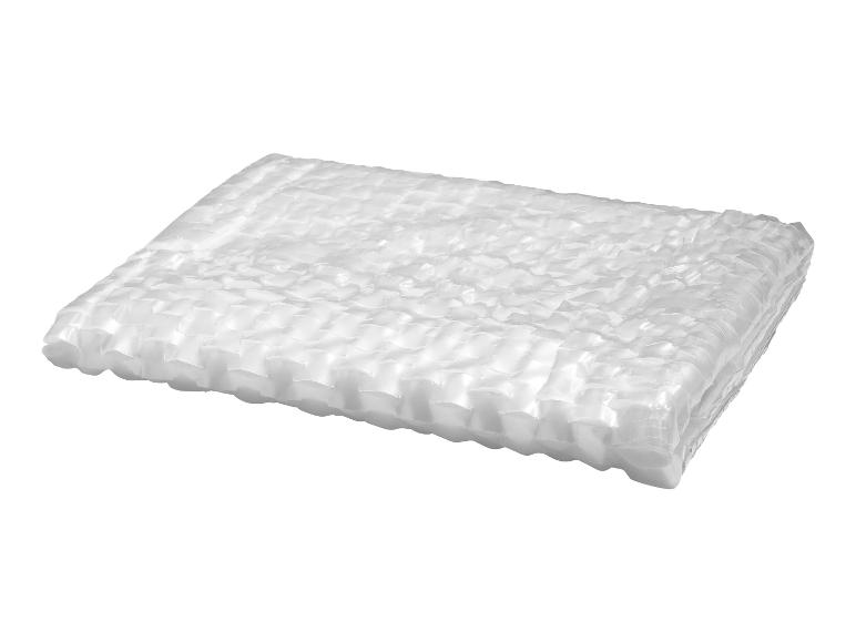 Une enveloppe à bulles blanche pliée.