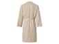 Vue arrière d'un peignoir gaufré beige avec une ceinture.