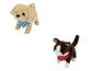 Un chien et un chat en peluche avec des bandanas.