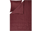 Parure de lit rayée bordeaux, composée d'une taie d'oreiller et d'une housse de couette.