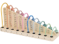 Boulier en bois avec perles colorées pour apprendre la soustraction de 10 à 1.