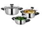 Ensemble de trois casseroles en acier inoxydable avec couvercles en verre, une avec brocoli et une avec pommes de terre.