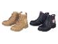 Deux paires de bottes pour filles : une paire marron à lacets avec un cœur et une paire bleue avec une étoile.