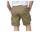 Short cargo kaki pour homme avec taille élastique et poches latérales.