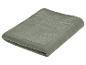Couverture matelassée vert olive, douce et confortable.