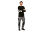 Homme portant un t-shirt noir Parkside et un pantalon de travail.