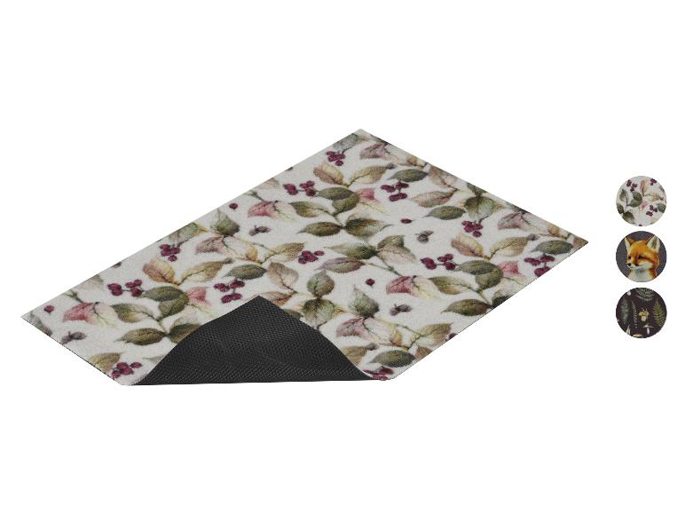 Paillasson avec motif de feuilles et de baies d'automne, avec options renard ou champignons.