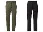 Deux pantalons cargo pour hommes, un vert olive et un noir.