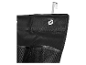 Un sac de rangement noir avec des poches en filet et un crochet en métal.