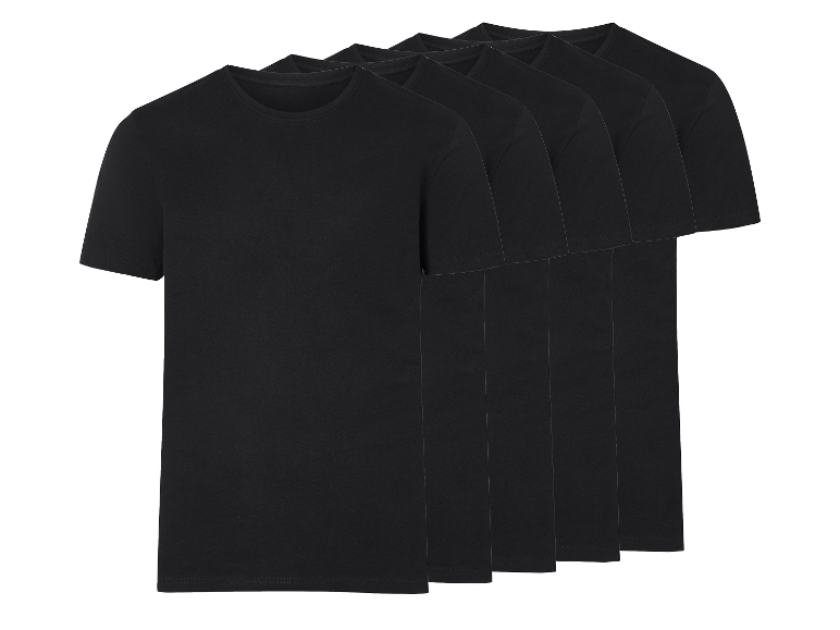 Quatre t-shirts noirs en coton.