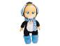 Une poupée Baby Alive vêtue d'un costume de pingouin avec une sucette.