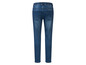 Un jean bleu avec une ceinture élastique.