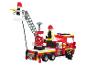 Camion de pompiers jouet avec trois figurines de pompiers et une échelle extensible.