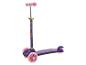 Trottinette à trois roues violette et rose avec des motifs de personnages sur la potence