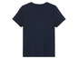 Un t-shirt bleu marine à manches courtes.