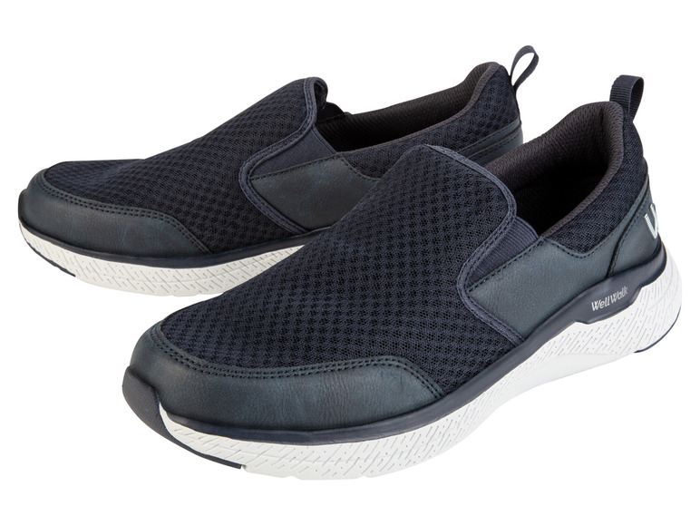 Deux paires de baskets slip-on WellWalk bleues.
