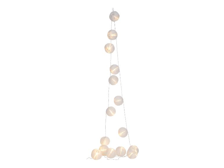 Guirlande lumineuse avec lanternes papier blanches.