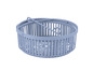 Un panier rond en plastique bleu avec une poignée.
