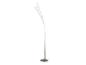 Un lampadaire argenté avec trois bras incurvés.